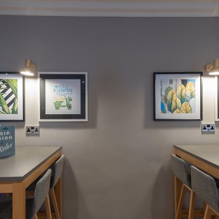 Holiday Inn Swindon By Ihg Exteriör bild