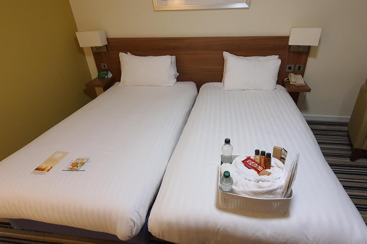 Holiday Inn Swindon By Ihg Exteriör bild