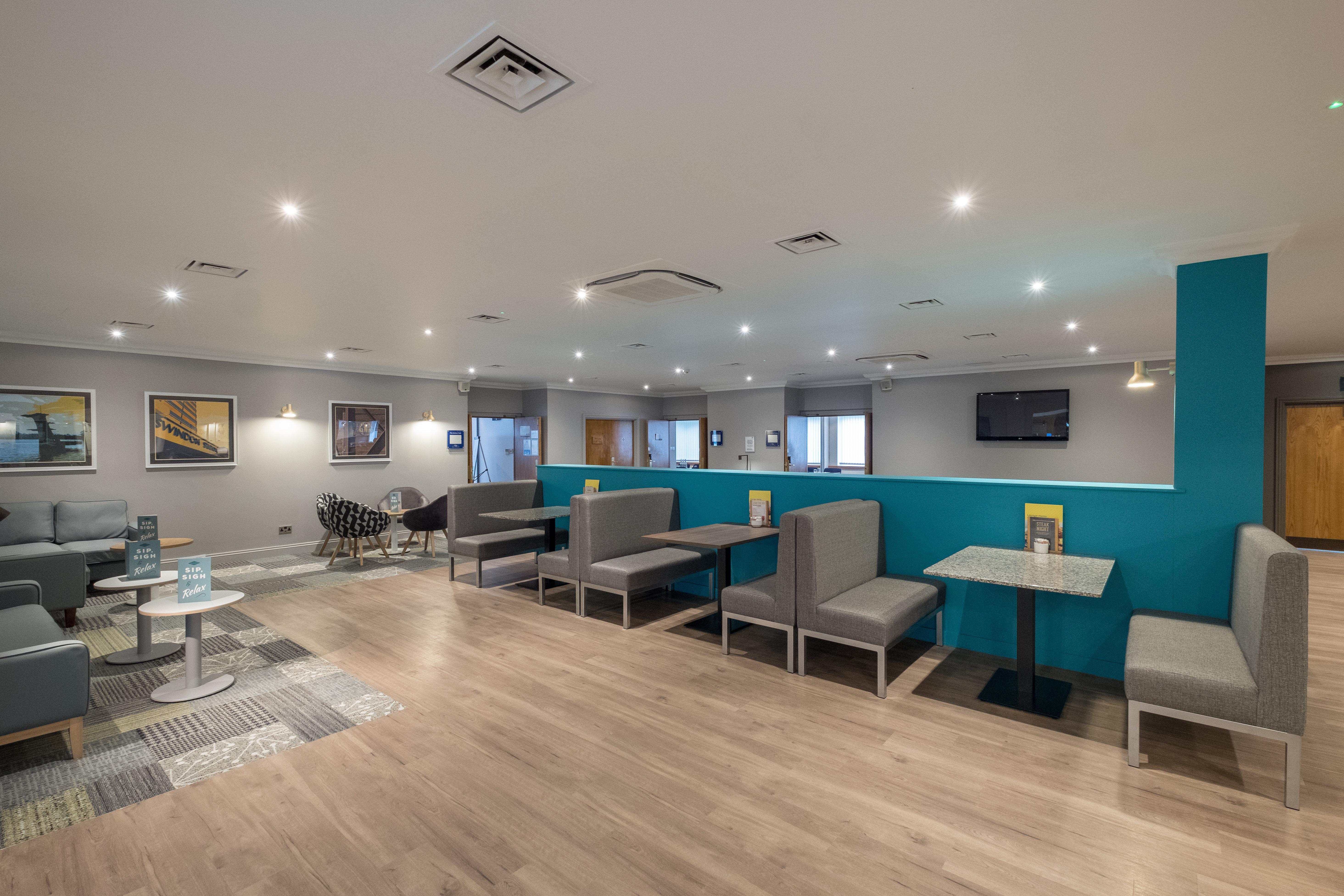 Holiday Inn Swindon By Ihg Exteriör bild