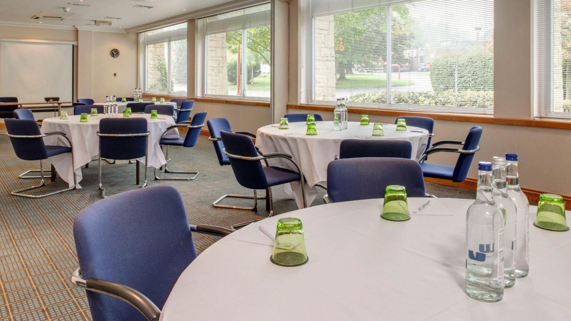 Holiday Inn Swindon By Ihg Exteriör bild