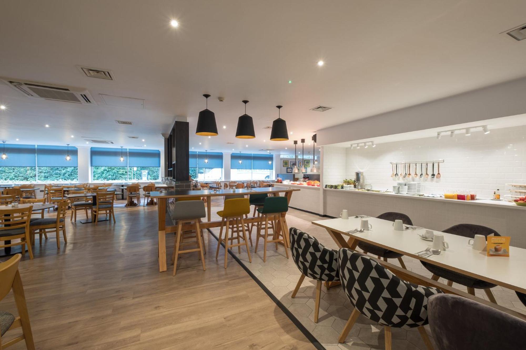Holiday Inn Swindon By Ihg Exteriör bild