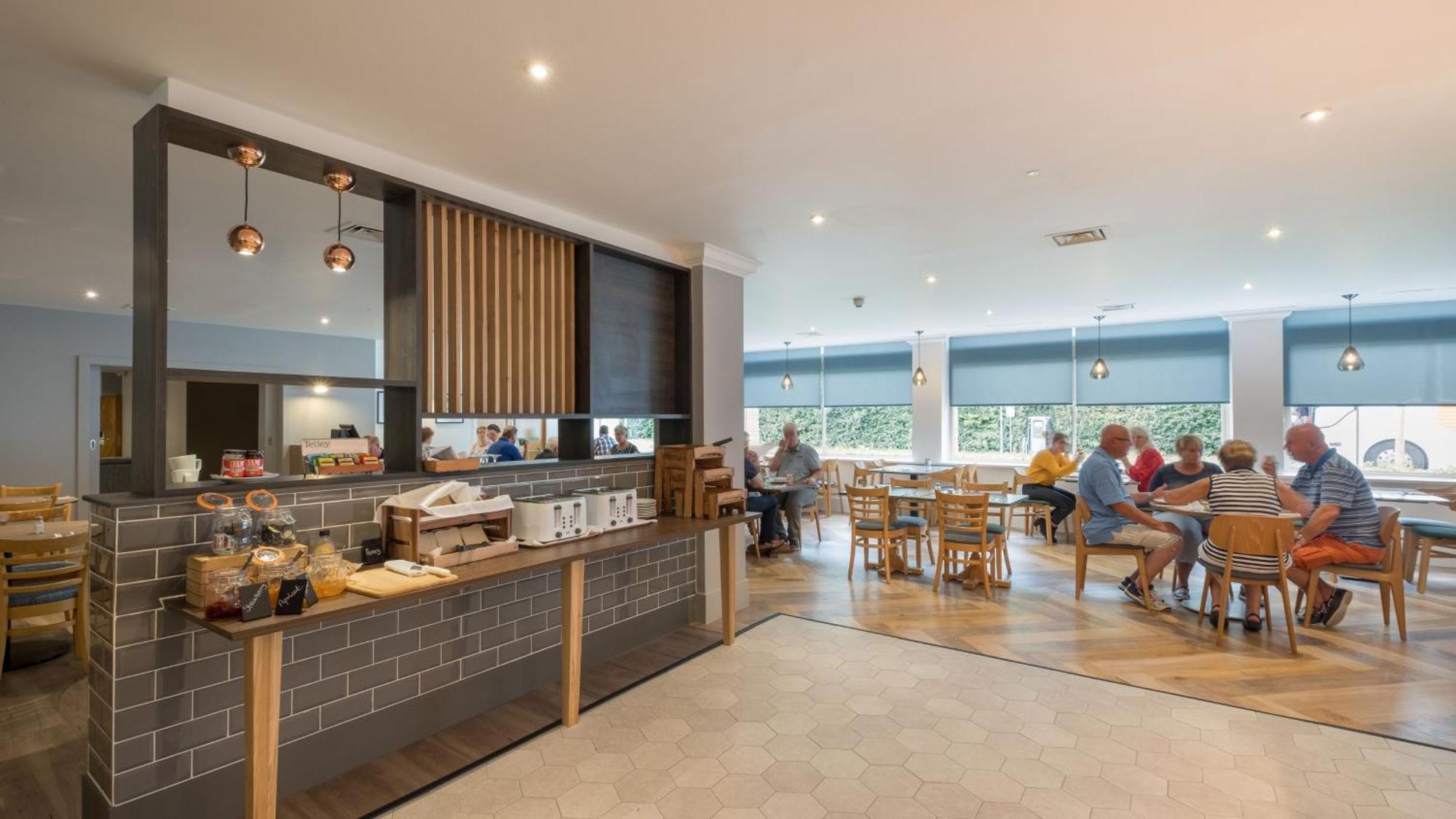 Holiday Inn Swindon By Ihg Exteriör bild