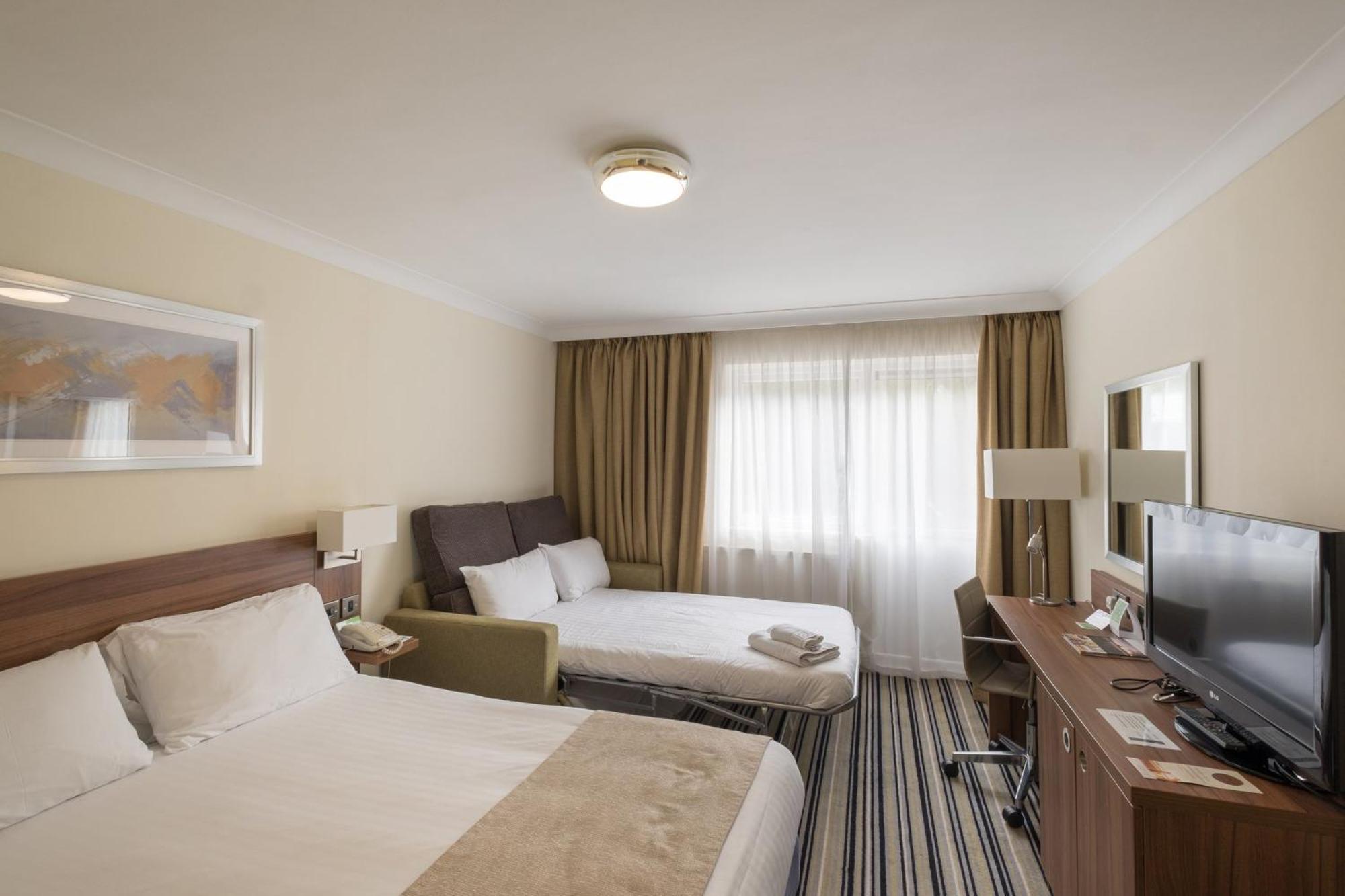 Holiday Inn Swindon By Ihg Exteriör bild