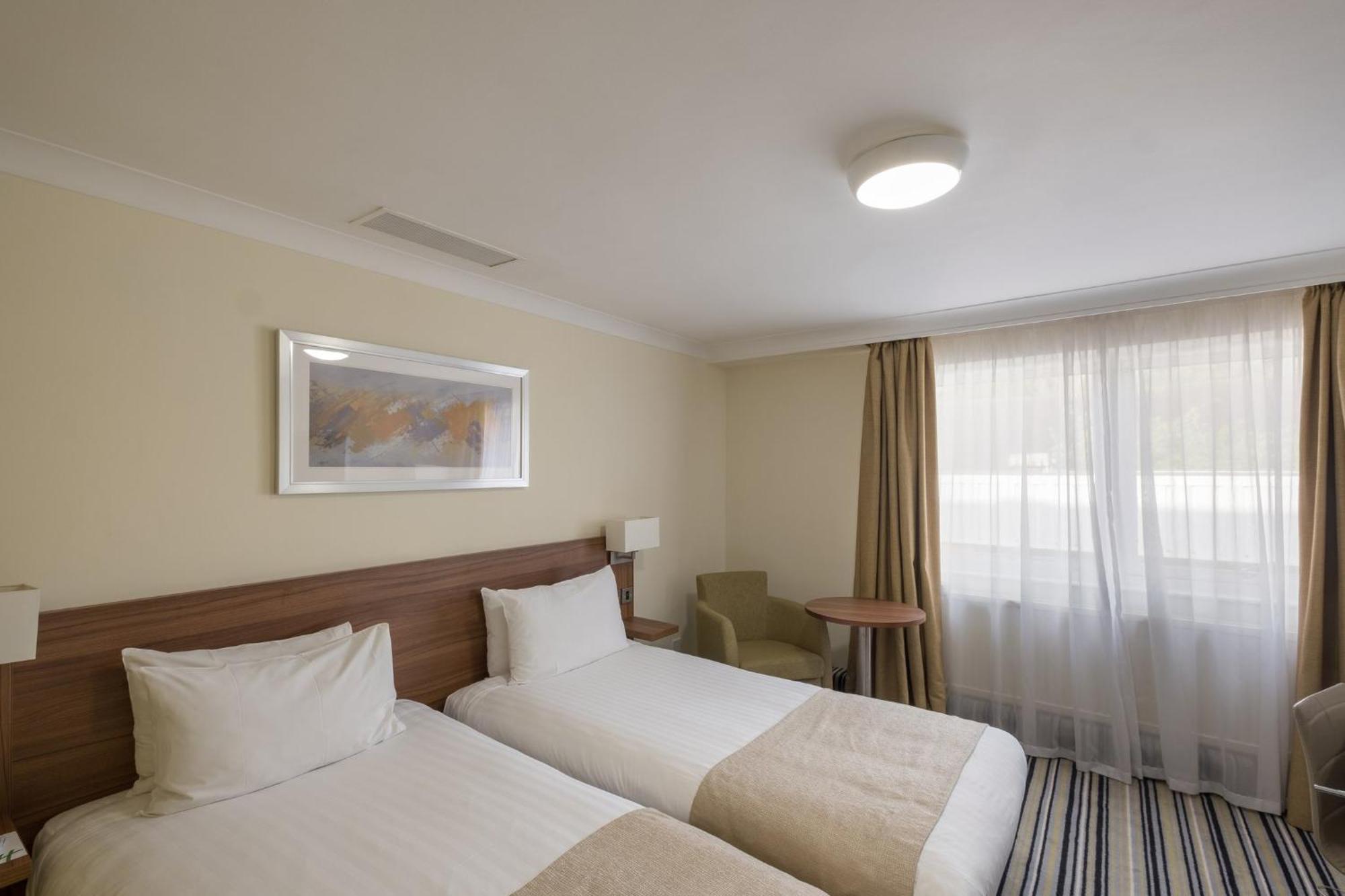 Holiday Inn Swindon By Ihg Exteriör bild