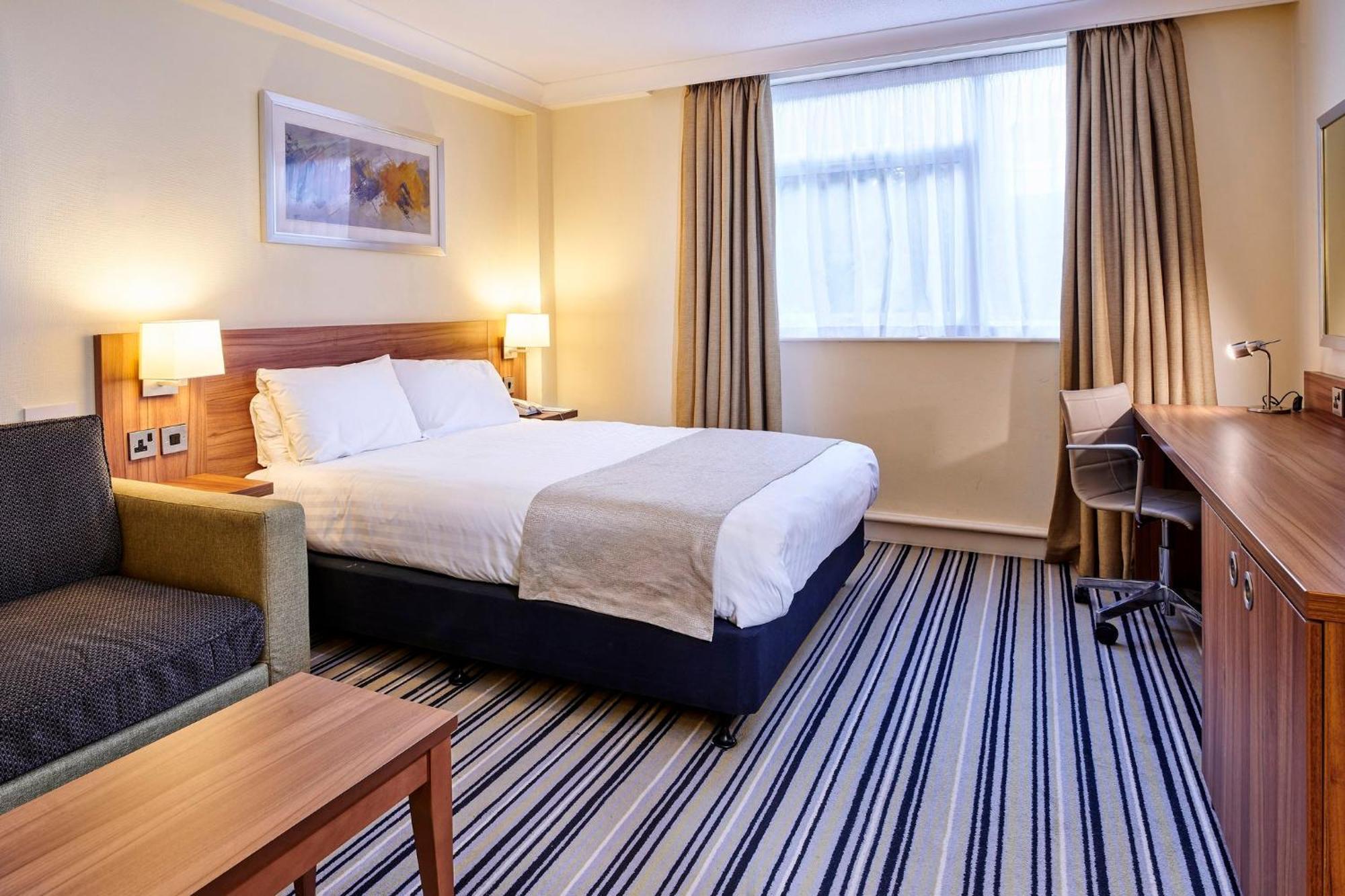 Holiday Inn Swindon By Ihg Exteriör bild