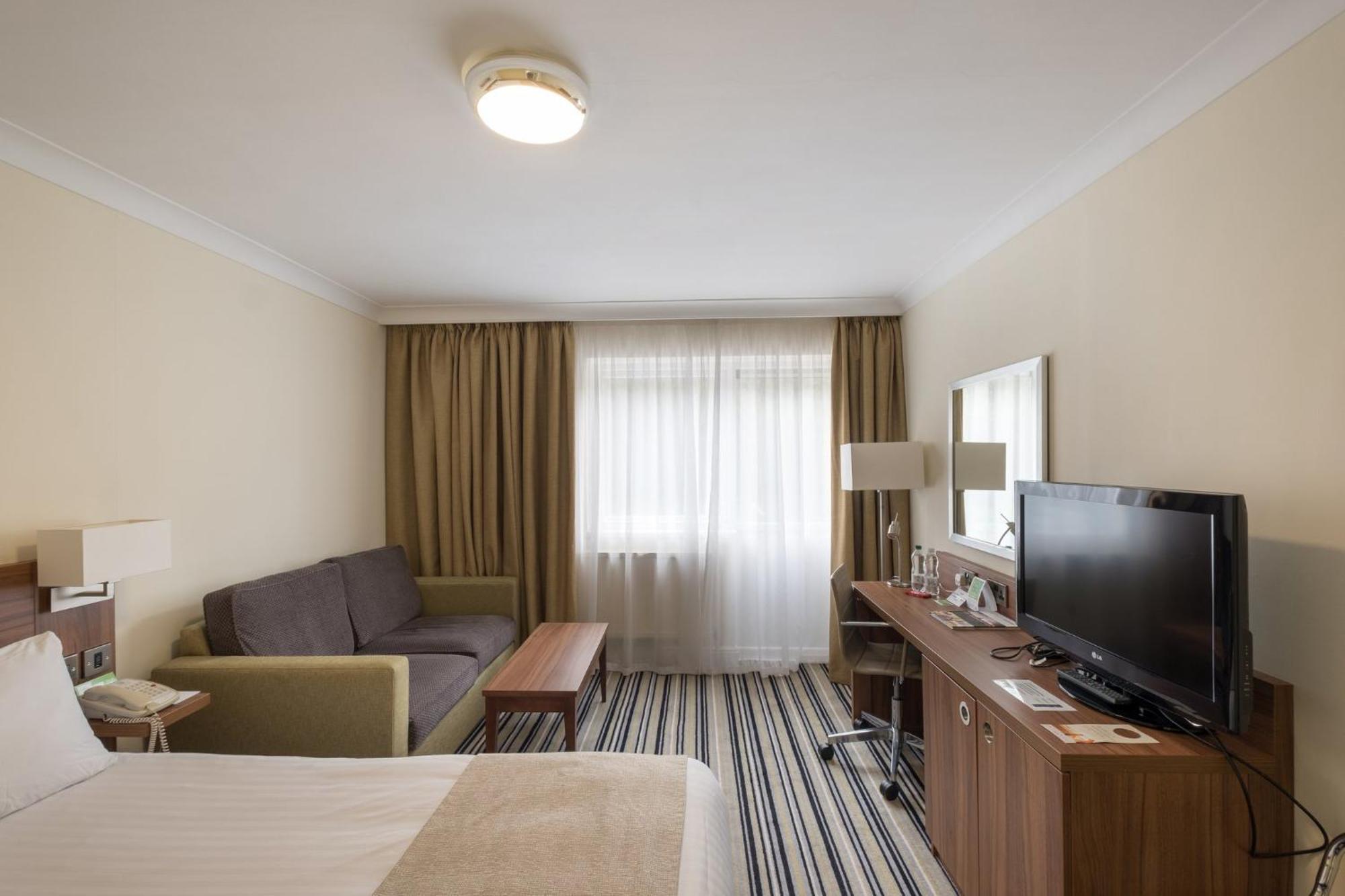 Holiday Inn Swindon By Ihg Exteriör bild